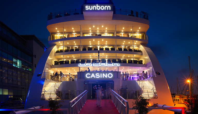 SUPERYACHT, EL CRUCERO CON CASINO