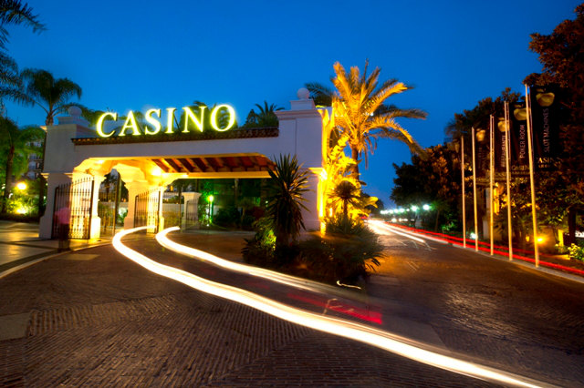 Casino Marbella: entrada principal 